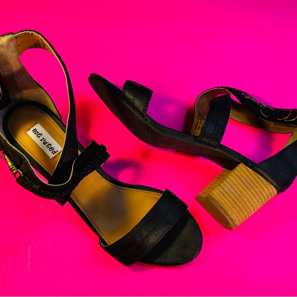 Not Rated Women’s Beautiful Black/Brown Zip Up Block Heels Size 8.5